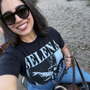 Meet your Posher, Amanda